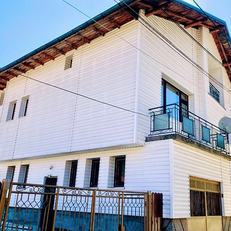 Niya Guest House Beli Iskar Ngoại thất bức ảnh
