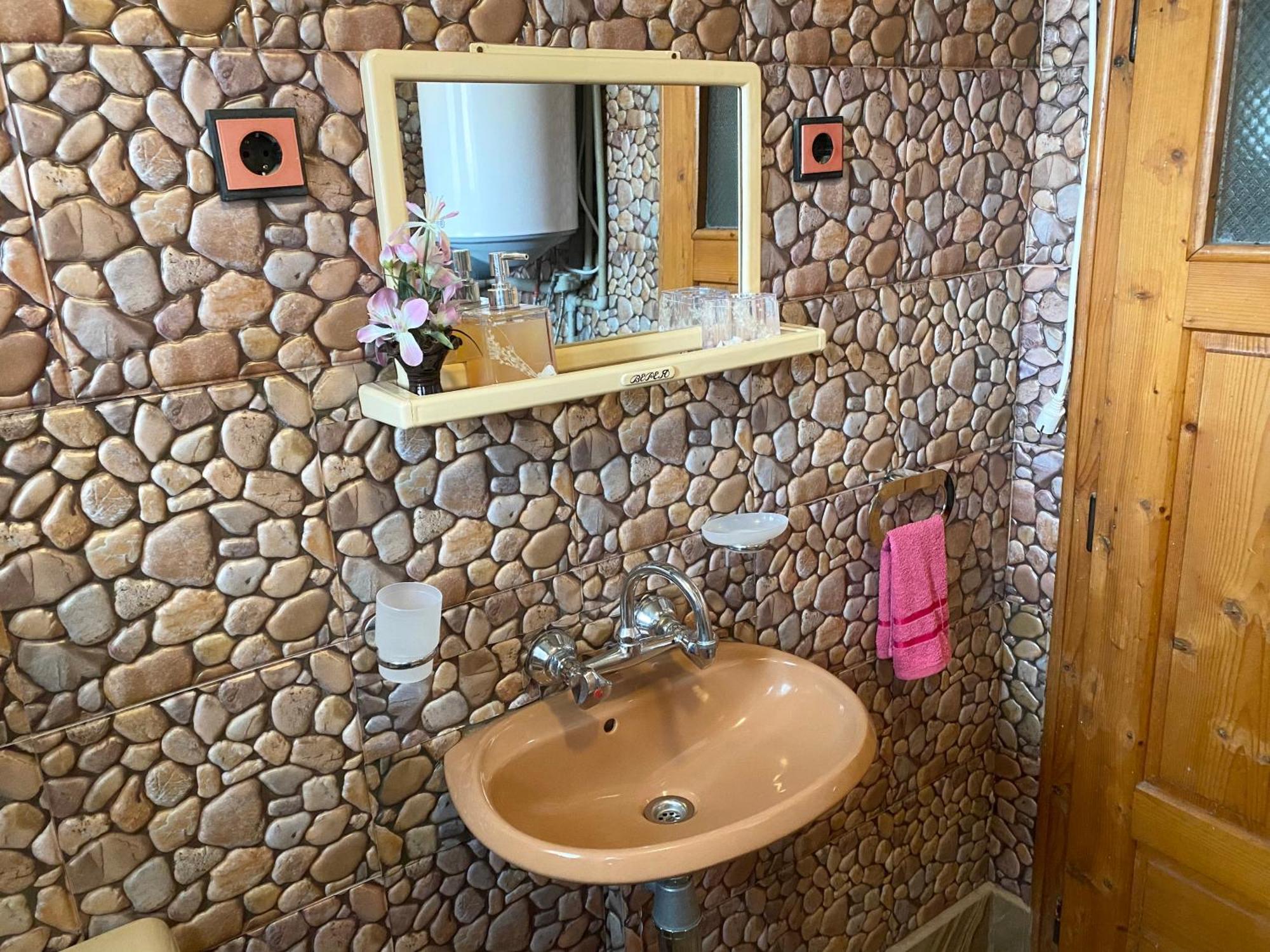 Niya Guest House Beli Iskar Ngoại thất bức ảnh